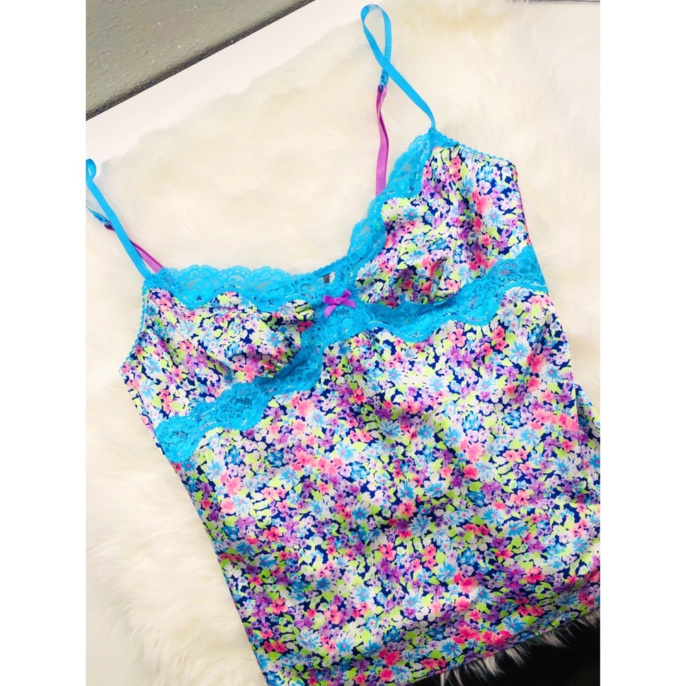 Victoria’s Secret Satin Floral Cami✨MEDIUM